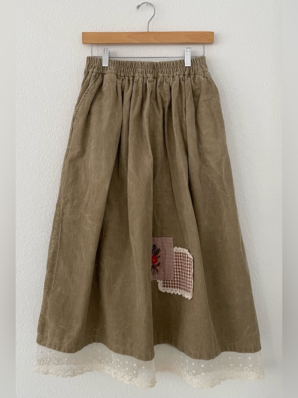 Vintage Women’s Olive Maxi Corduroy Skirt with Gingham Patch (Cotton80%,Poly20%)